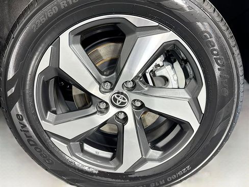 Used 2024 Toyota RAV4 SE w/ Weather & Moonroof Package image 31