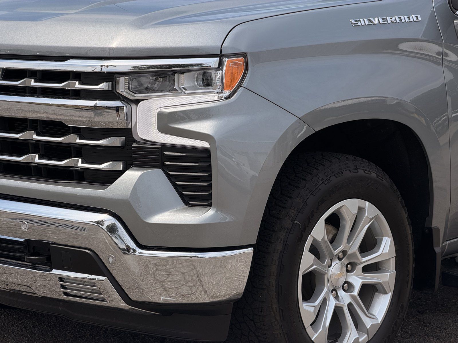 Used 2024 Chevrolet Silverado 1500 LTZ w/ LTZ Premium Package RWD image 8