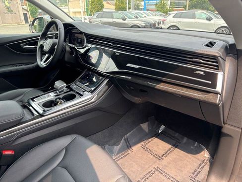 Used 2023 Audi Q8 Premium Plus AWD/4WD image 30