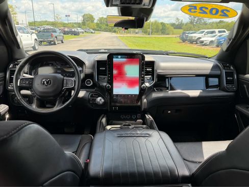 Used 2025 RAM 1500 Limited AWD/4WD image 25