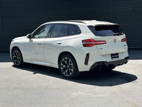 Used 2025 BMW X3 xDrive30i AWD/4WD image 3