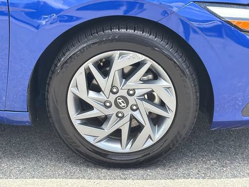 Used 2024 Hyundai Elantra SEL FWD image 12