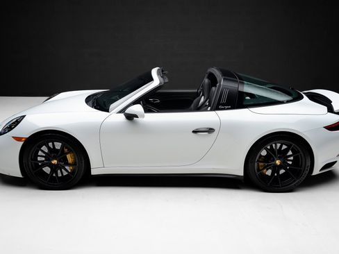 Used 2019 Porsche 911 Targa 4S image 17