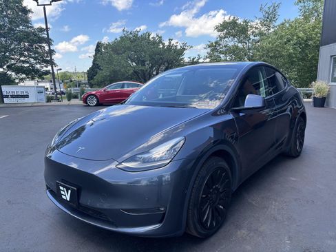 Used 2021 Tesla Model Y Long Range AWD/4WD image 5