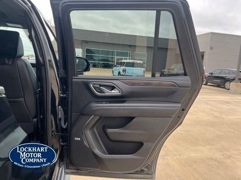 Used 2021 Chevrolet Tahoe LT w/ LT Signature Plus Package RWD image 22