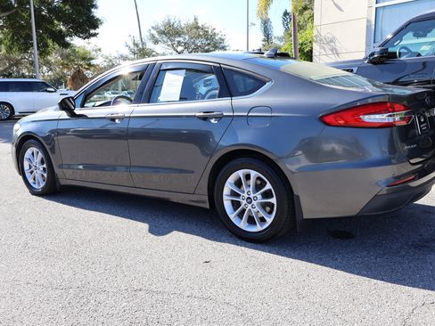 Used 2020 Ford Fusion SE image 6