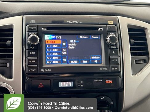 Used 2012 Toyota Tacoma 4x4 Double Cab image 21