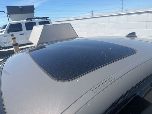 Used 2021 BMW 530e w/ M Sport Package RWD image 6