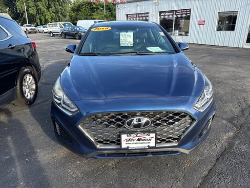 Used 2018 Hyundai Sonata Sport w/ Cargo Package FWD image 2