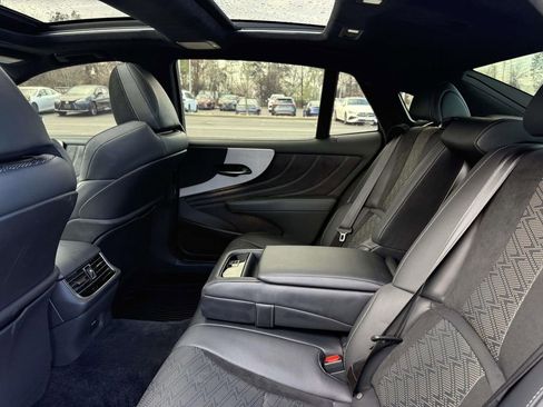 Used 2023 Lexus LS 500 F Sport w/ Cold Weather Package (CK) RWD image 17
