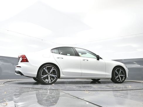 Used 2024 Volvo S60 B5 Core image 49
