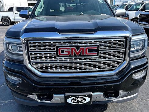 Used 2018 GMC Sierra 1500 Denali AWD/4WD image 3