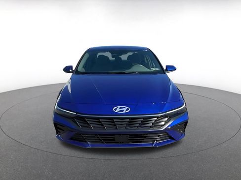 Used 2025 Hyundai Elantra SEL FWD image 5