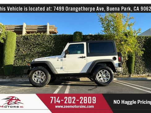 Used 2016 Jeep Wrangler Rubicon w/ Power Convenience Group AWD/4WD image 11