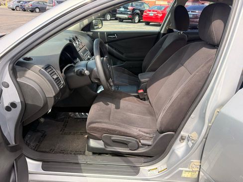 Used 2010 Nissan Altima 2.5 S image 6