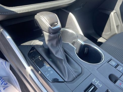 Used 2024 Toyota Highlander LE image 56