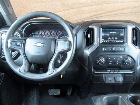 Used 2019 Chevrolet Silverado 1500 Custom w/ Custom Value Package AWD/4WD image 15