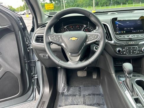 Used 2024 Chevrolet Equinox LT AWD/4WD image 14