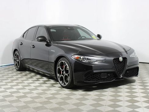 Used 2023 Alfa Romeo Giulia Veloce RWD image 30