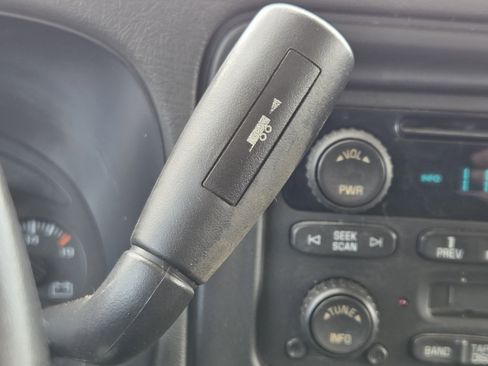 Used 2007 Chevrolet Silverado 1500 LT w/ Crew Cab Value Package image 19