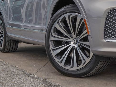 Certified 2024 Bentley Bentayga Extended Wheelbase image 2