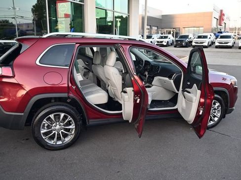Used 2021 Jeep Cherokee Latitude Lux w/ Sun & Sound Group FWD image 34