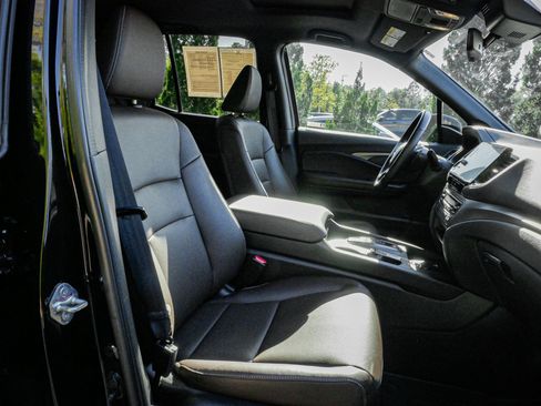 Certified 2024 Honda Ridgeline RTL image 32