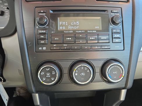 Used 2015 Subaru Forester 2.5i w/ Alloy Wheel Package image 18