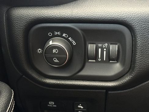 Used 2021 RAM 1500 Laramie AWD/4WD image 41