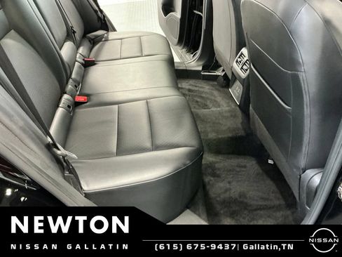 Used 2024 Nissan Rogue SV w/ SV Premium Package AWD/4WD image 16