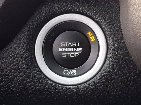 Used 2022 RAM 1500 Laramie AWD/4WD image 22