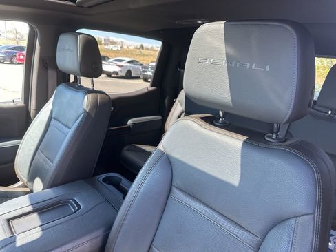 Used 2021 GMC Sierra 1500 Denali w/ Denali Ultimate Package AWD/4WD image 15