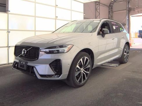 Used 2025 Volvo XC60 B5 Plus AWD/4WD image 3