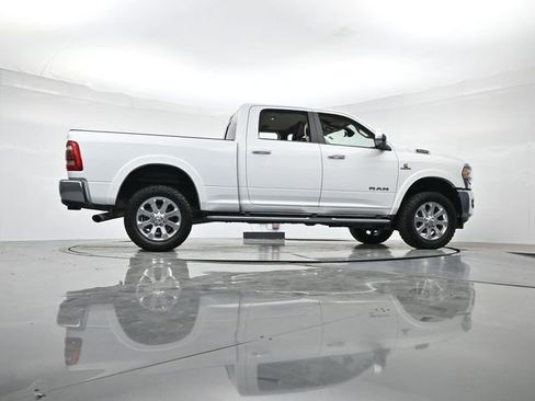Used 2022 RAM 3500 Laramie AWD/4WD image 29