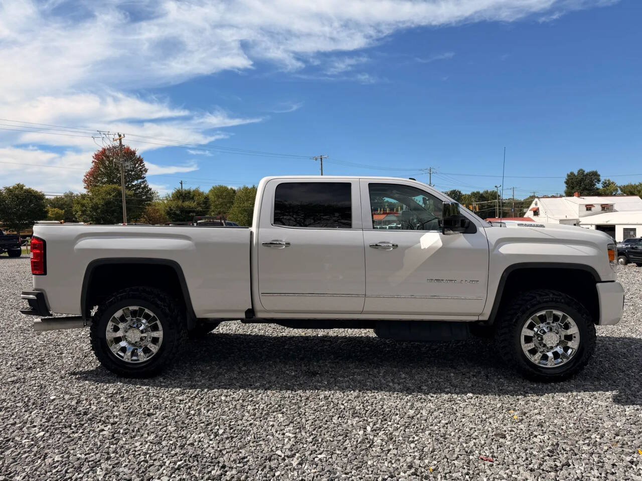 Used 2018 GMC Sierra 2500 Denali w/ Duramax Plus Package AWD/4WD image 9