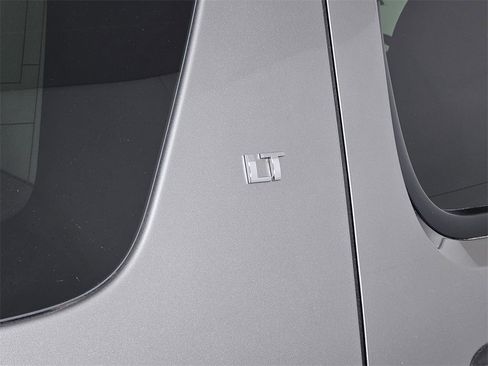 Used 2012 Chevrolet Suburban LT w/ Texas Edition image 6