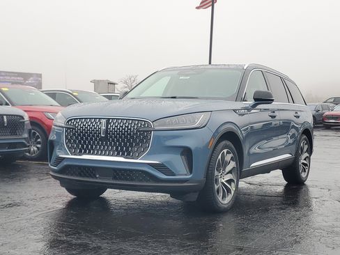 New 2026 Lincoln Aviator Premiere image 2