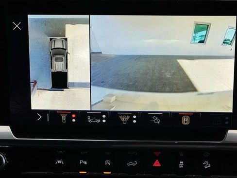 Used 2025 GMC Sierra 1500 SLT w/ SLT Premium Plus Package image 37