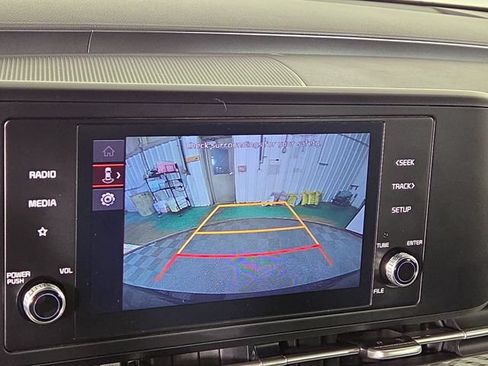 Certified 2024 Kia Carnival LX FWD image 17