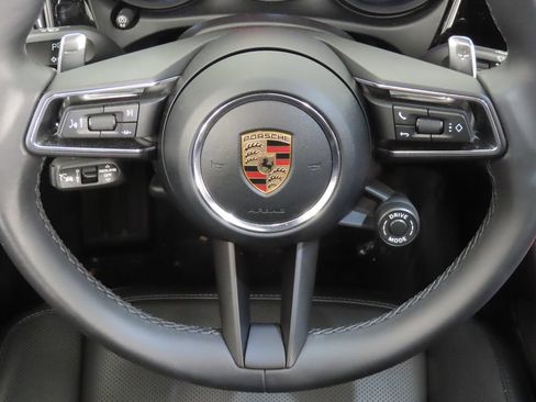 Certified 2026 Porsche Macan AWD/4WD image 18