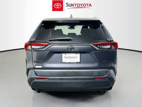 Used 2022 Toyota RAV4 LE FWD image 5