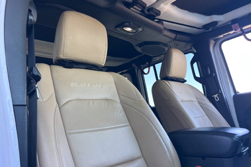 Used 2018 Jeep Wrangler Unlimited Sahara AWD/4WD image 20