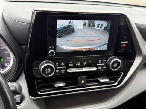 Certified 2023 Toyota Highlander LE FWD image 33