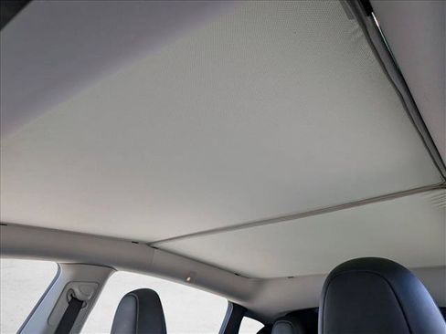 Used 2024 Tesla Model Y 2WD image 21