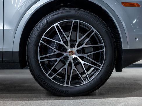 Certified 2025 Porsche Cayenne image 20