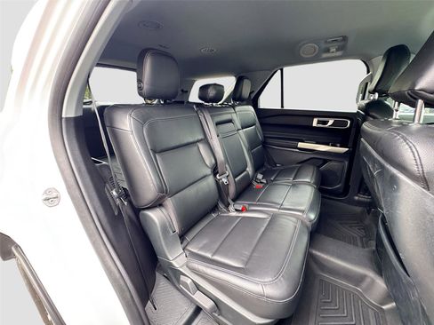 Used 2020 Ford Explorer XLT w/ Equipment Group 202A image 25