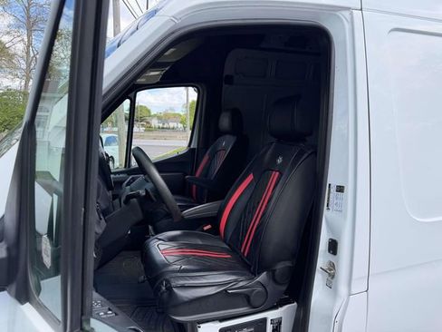Used 2020 Mercedes-Benz Sprinter 2500 image 22
