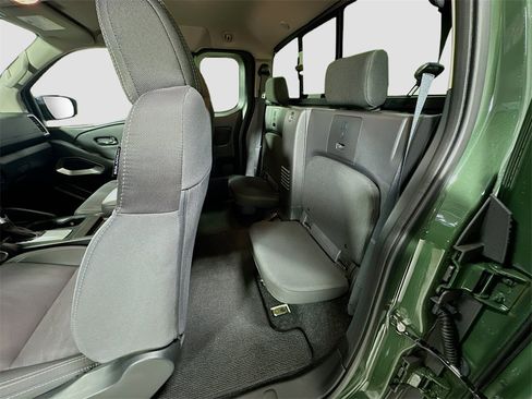 Used 2024 Nissan Frontier SV w/ SV Convenience Package image 26