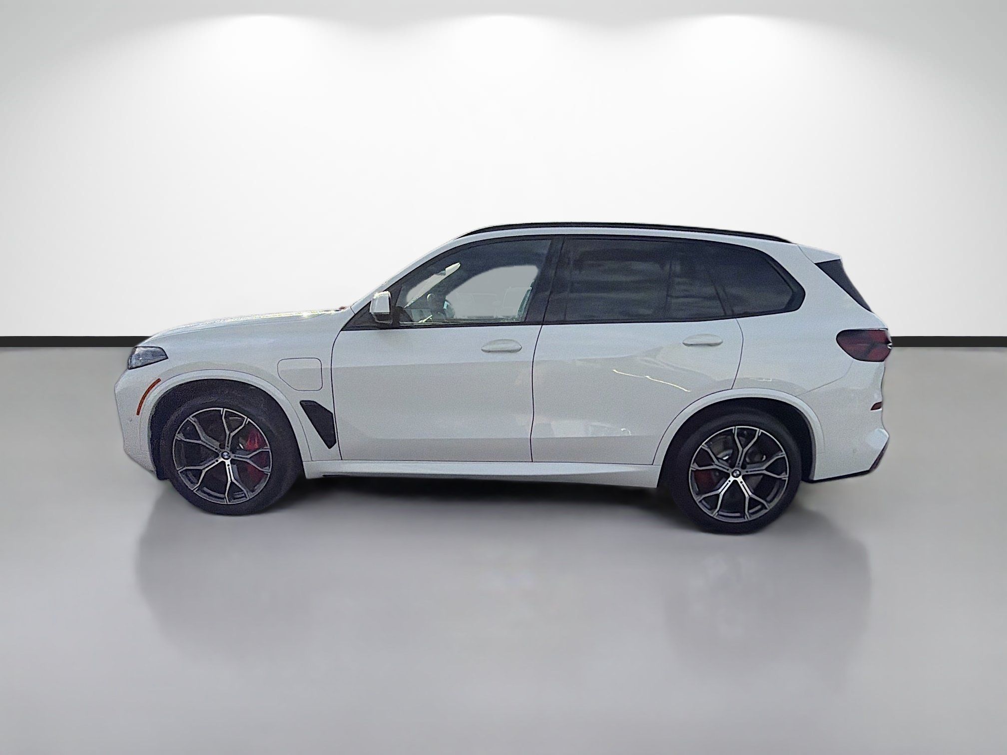 New 2026 BMW X5 xDrive50e w/ Executive Package AWD/4WD image 6