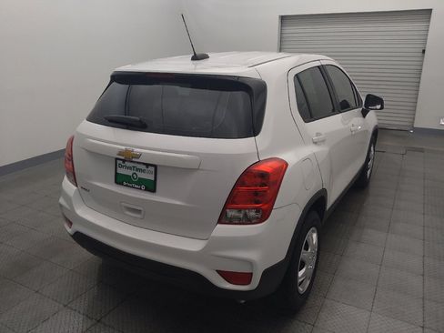 Used 2018 Chevrolet Trax LS FWD image 7